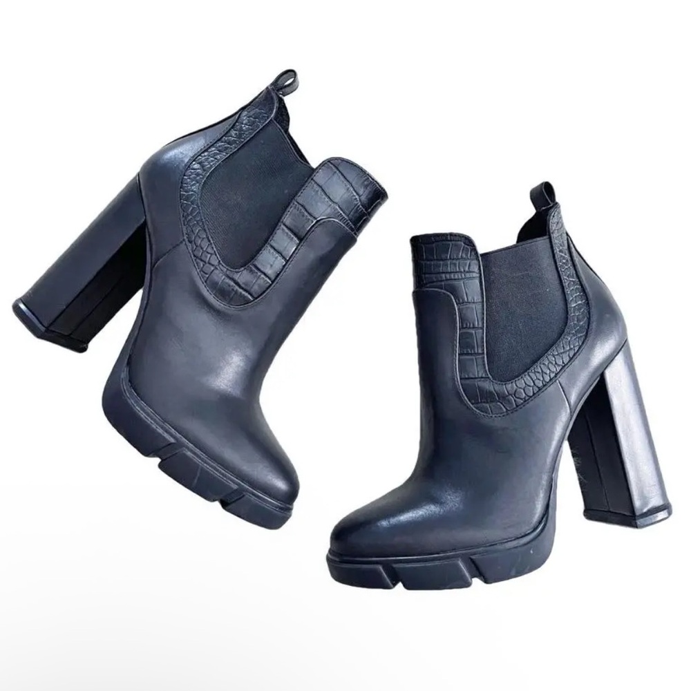 Like New! GB Gianni Bini Black Heeled Ankle Boots - Picture 1 of 9
